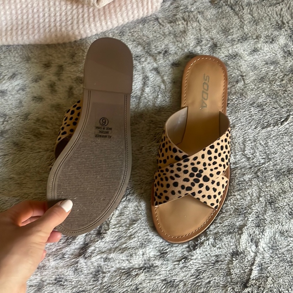 Soda Crisscross Cheetah Slides - image 3